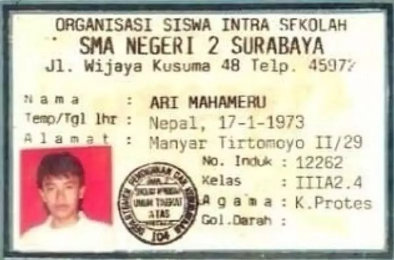 Posting kartu pelajar di ultah ke-47 Instagram 