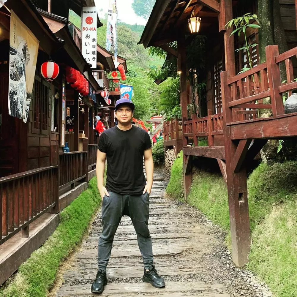 Billy Syahputra ulang tahun, Nikita Mirzani beri tas Rp 30 juta © 2020 instagram.com Billy Syahputra ulang tahun, Nikita Mirzani beri tas Rp 30 juta © 2020 instagram.com