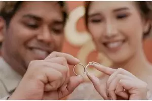 10 Momen lamaran Ahmad Abdul & Artika Rustam, penuh kebahagiaan