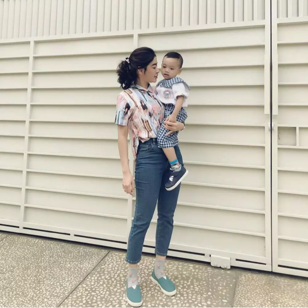 Gaya Uut Permatasari antar anak  Instagram  Gaya Uut Permatasari antar anak  Instagram