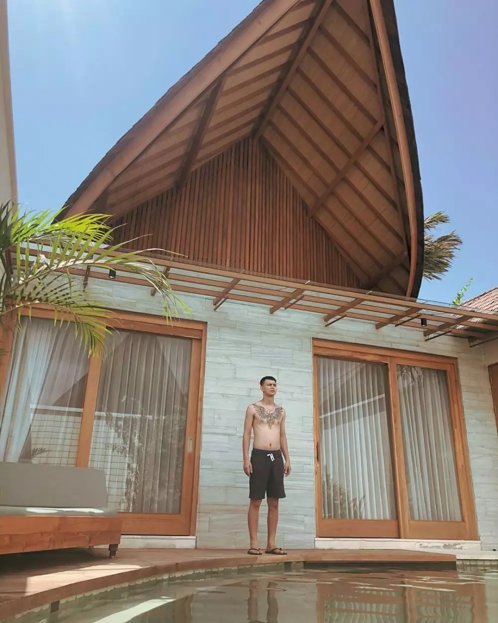 Momen bulan madu Marcell Darwin & istri Instagram 