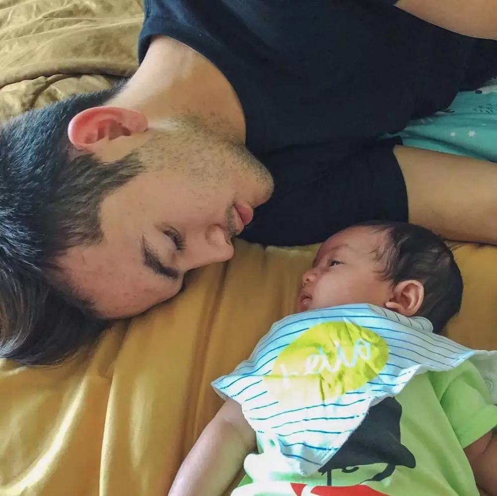 Momen Rizky Nazar momong keponakan Instagram  Momen Rizky Nazar momong keponakan Instagram