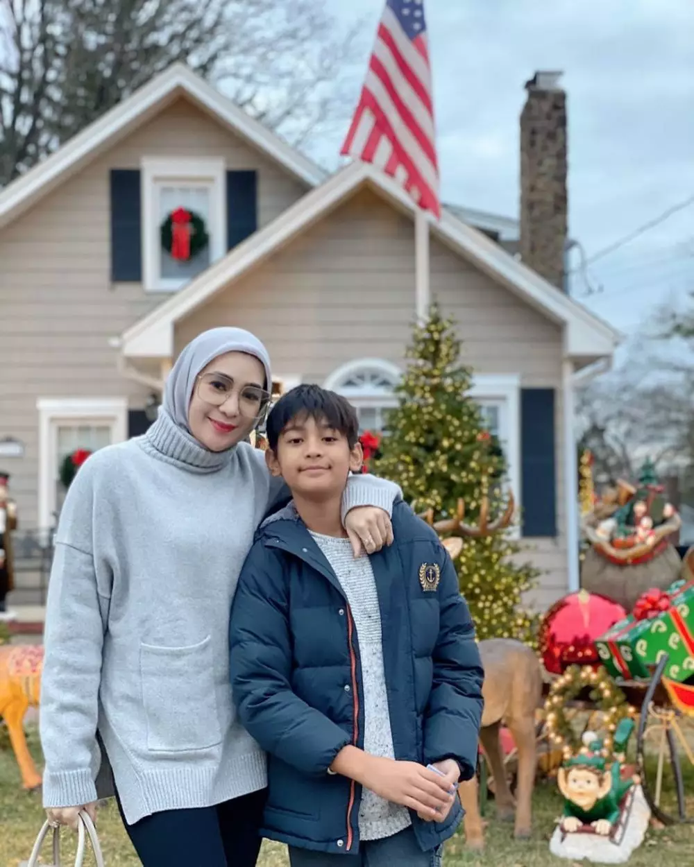 Erin Taulany berhijab  © 2020 Instagram