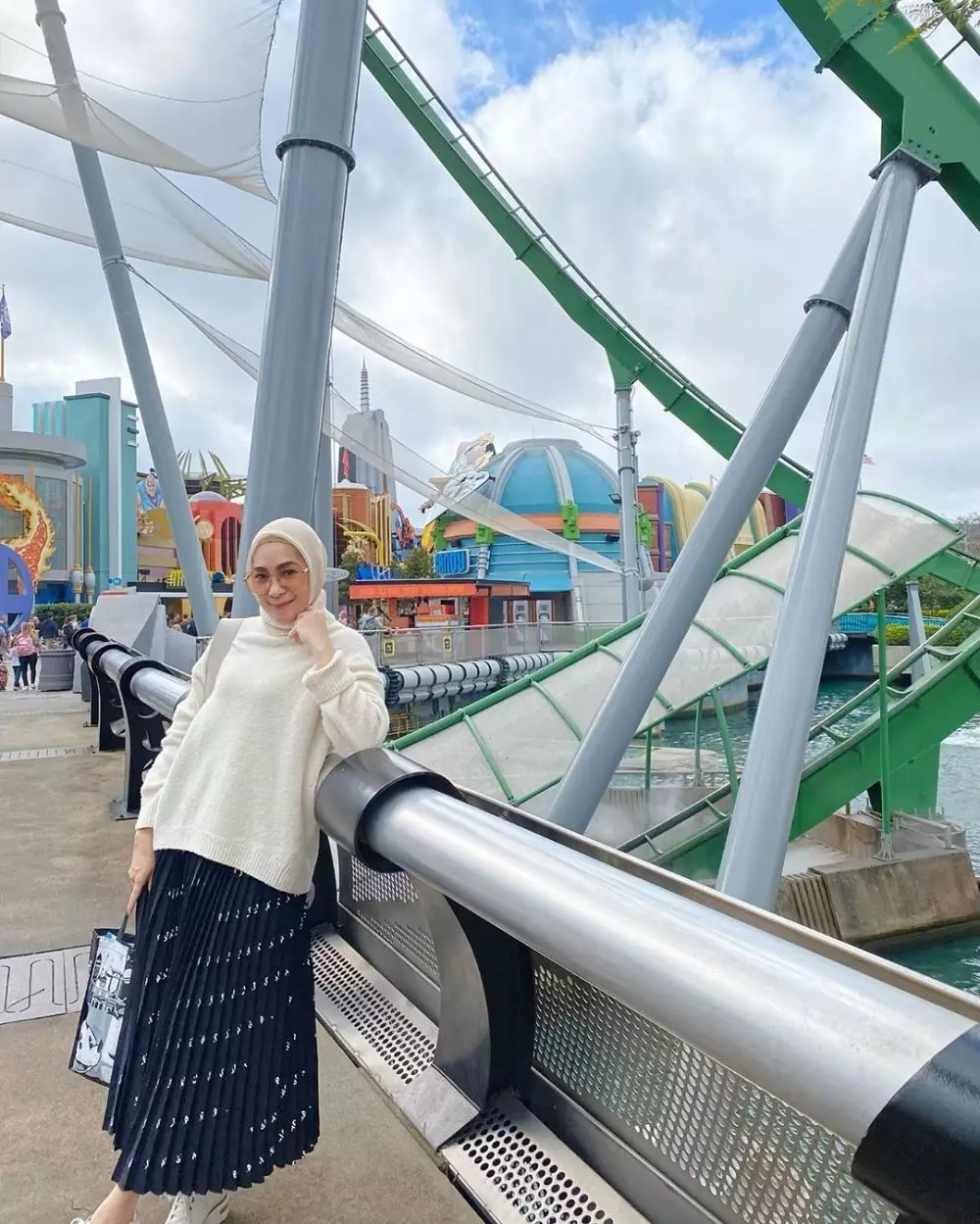 Erin Taulany berhijab  © 2020 Instagram