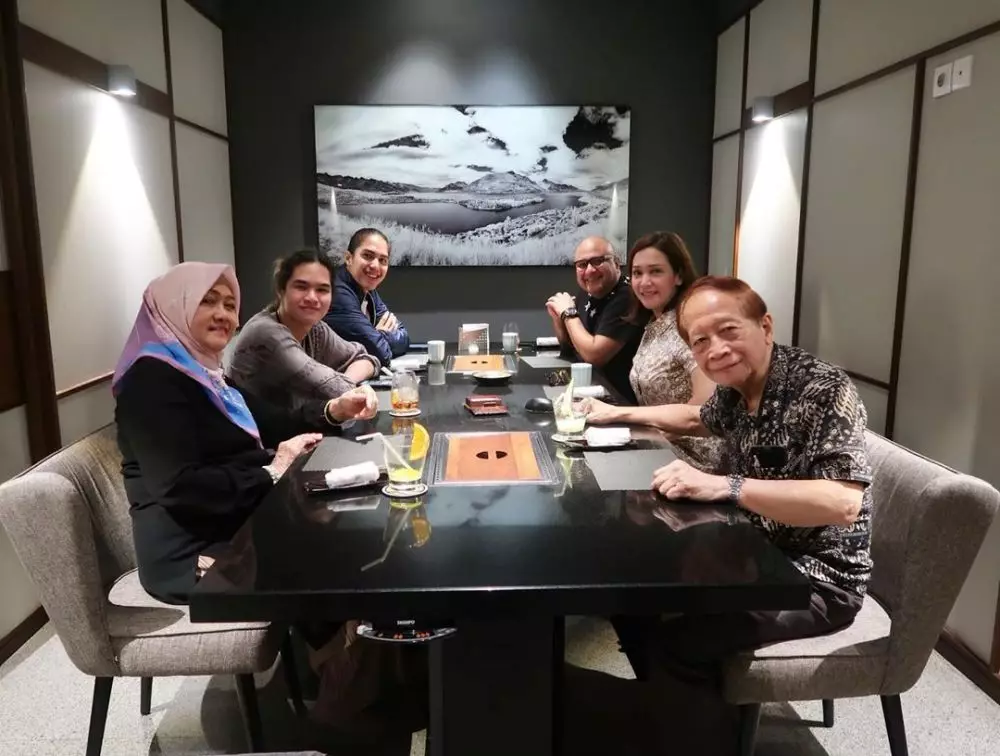 maia estianty orangtua saudara © berbagai sumber