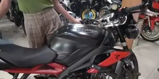 6 Momen Jessica Iskandar beli moge pakai uang Rp 5 ribuan © 2020 youtube.com