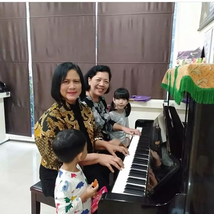 Gaya rambut baru Iriana Jokowi tuai pujian warganet © 2020 instagram.com