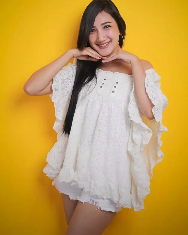 8 Potret Ayu Brylian kakak ipar Nella Kharisma yang cantik memesona © 2020 instagram.com