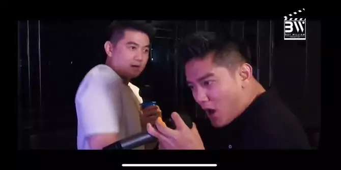 Chef Arnold nyanyi Pamer Bojo berbagai sumber