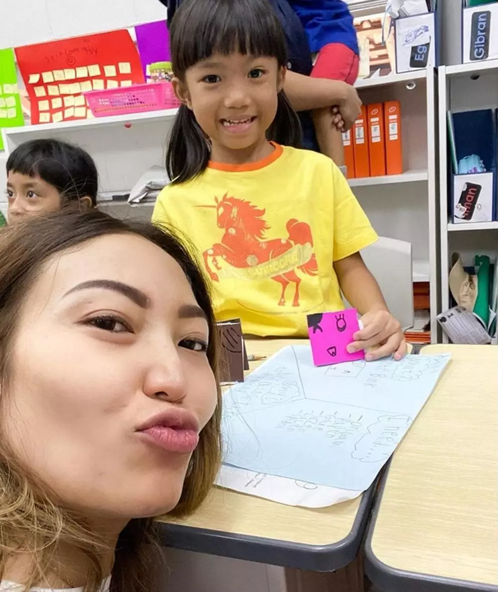 7 Pesona Ayu Dewi tanpa makeup, paras cantiknya jadi sorotan © 2020 instagram.com 7 Pesona Ayu Dewi tanpa makeup, paras cantiknya jadi sorotan © 2020 instagram.com