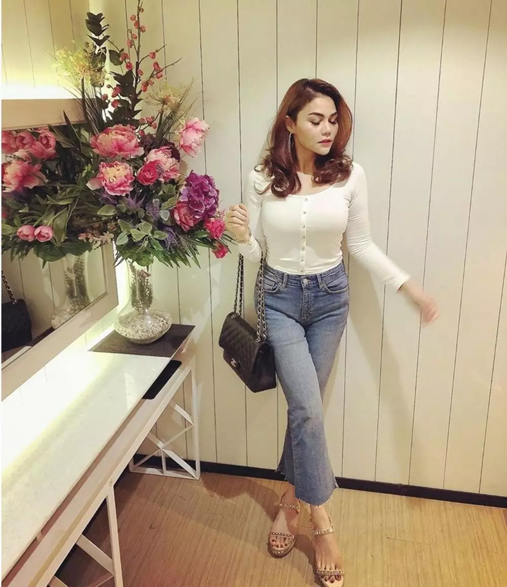 Turun berat badan 30 Kg, ini 7 potret terbaru DJ Katty Butterfly © 2020 instagram.com Turun berat badan 30 Kg, ini 7 potret terbaru DJ Katty Butterfly © 2020 instagram.com