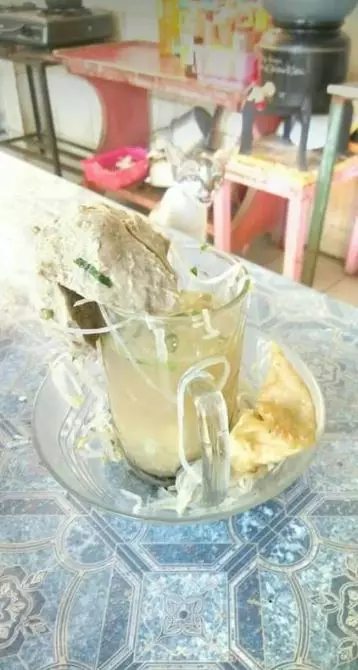 penampakan di warung bakso Istimewa