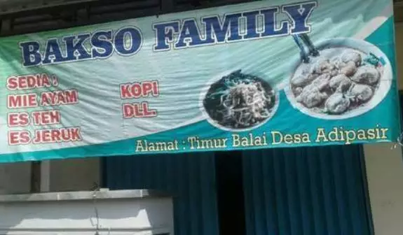 penampakan di warung bakso Istimewa