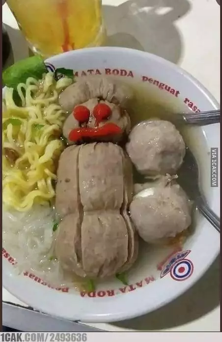 penampakan di warung bakso Istimewa