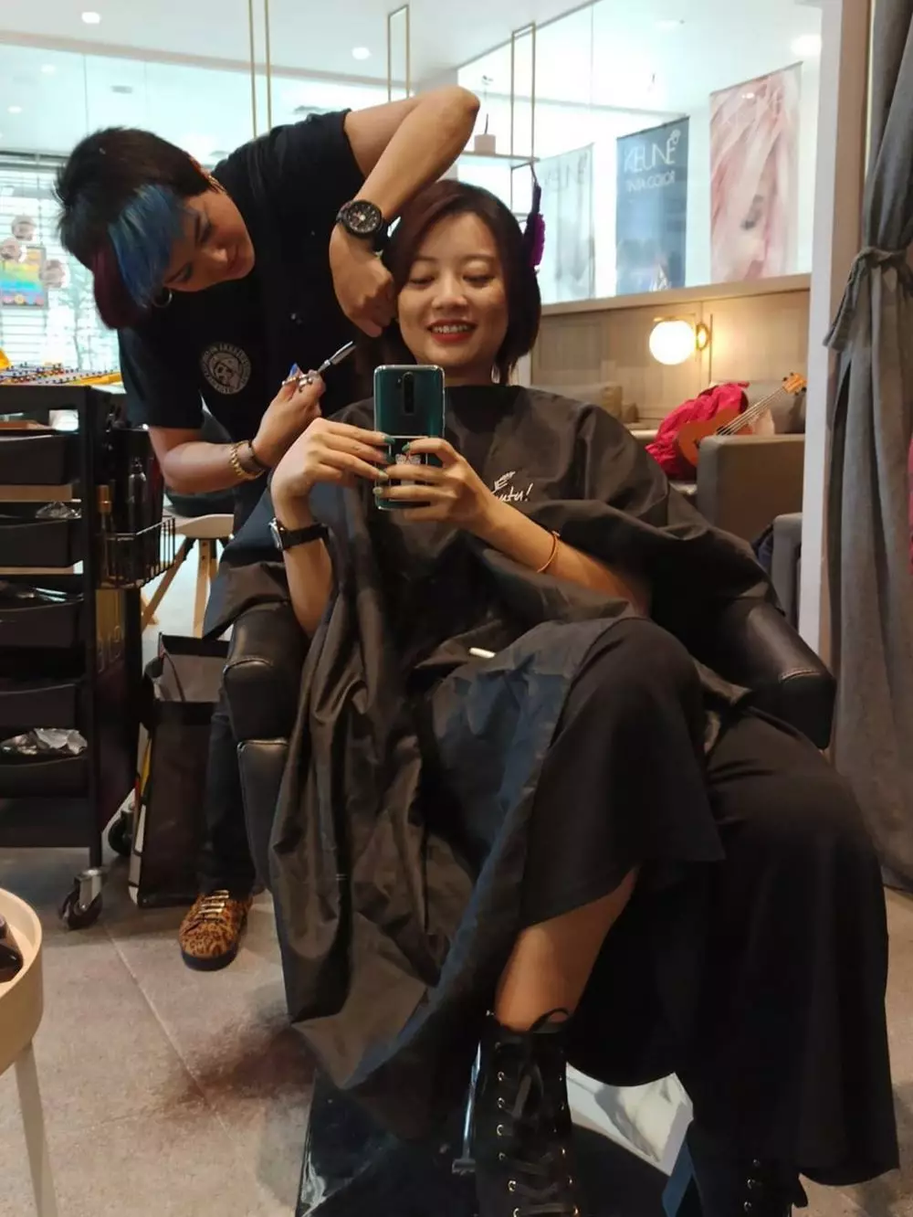 6 Potret Leony berambut nyentrik super pendek, bikin pangling © 2020 instagram.com 6 Potret Leony berambut nyentrik super pendek, bikin pangling © 2020 instagram.com