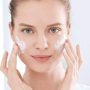 Generasi Z melek skincare sejak usia 13 tahun, ini faktanya
