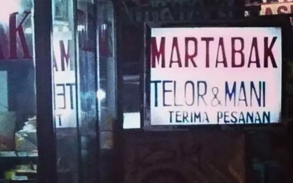 spanduk absurd bikin geleng kepala © 2020 1cak.com