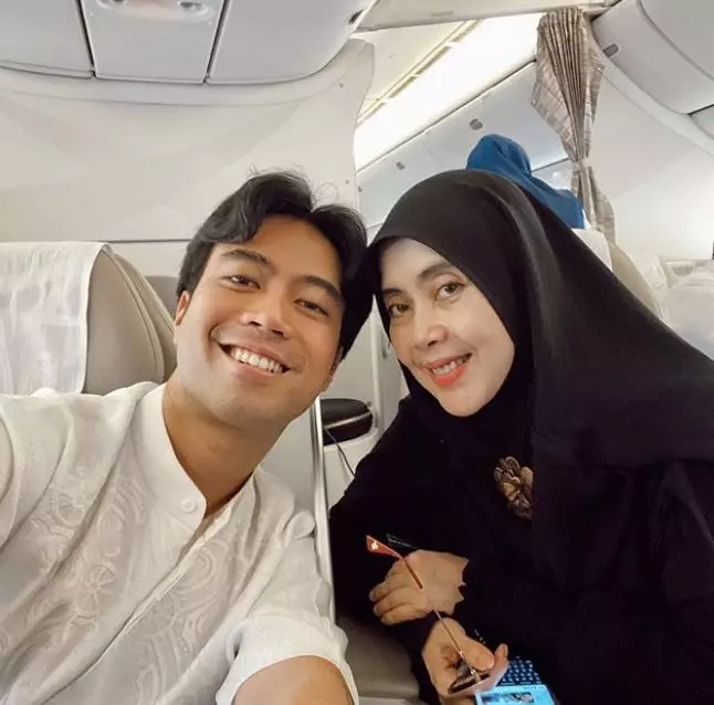 potret vidi bareng ibunda Instagram