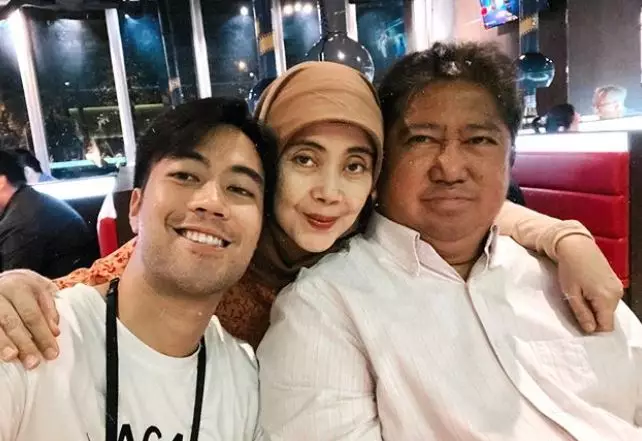 potret vidi bareng ibunda Instagram