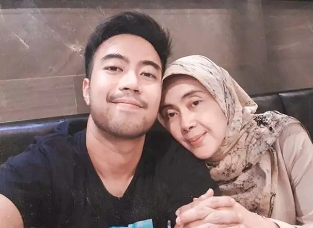 potret vidi bareng ibunda Instagram