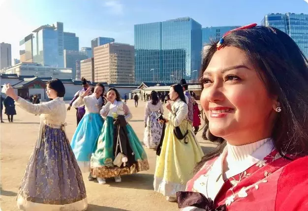 Bella Saphira pakai hanbok  Instagram  Bella Saphira pakai hanbok  Instagram