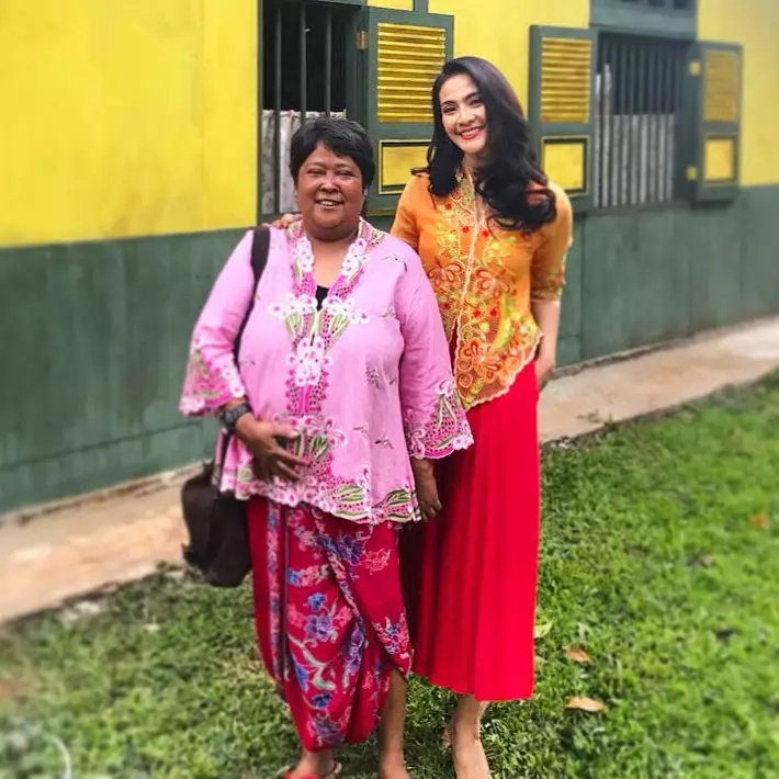 potret Suti Karno pakai kebaya ini manglingi Instagram/@sutykarno