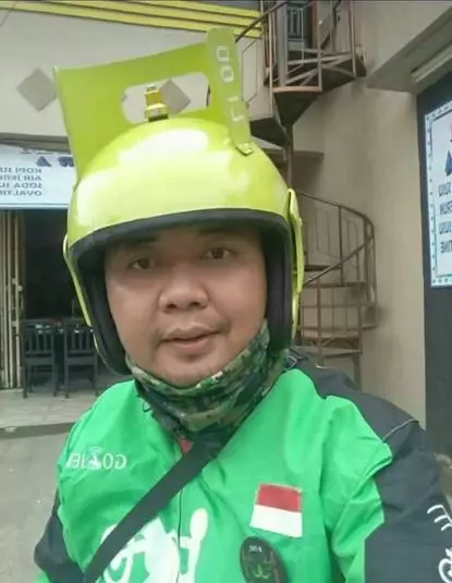 hiasan helm driver ojek online lucu © berbagai sumber