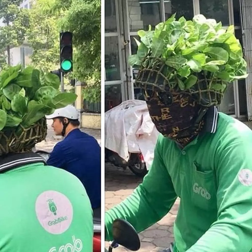 10 Potret hiasan di helm driver ojek online ini mengundang tawa