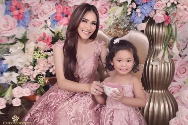 Masa kecil Ayu Ting Ting mirip Bilqis Instagram 