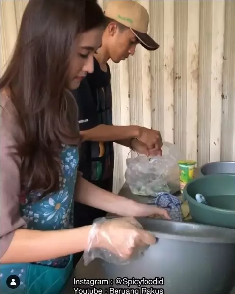 penjual tahu go viral fatmawati © berbagai sumber