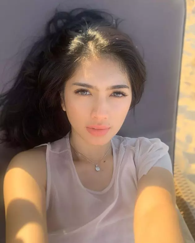 Angel Karamoy tanpa makeup tebal Instagram