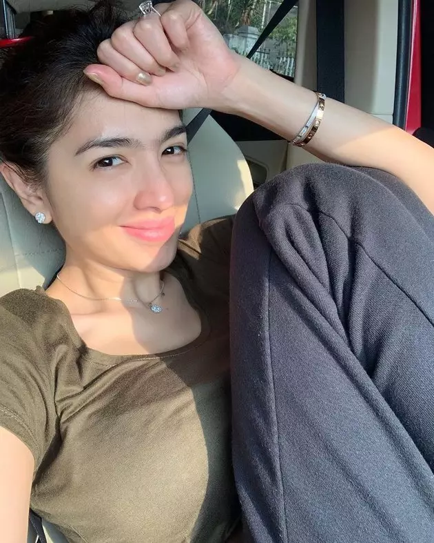 Angel Karamoy tanpa makeup tebal Instagram