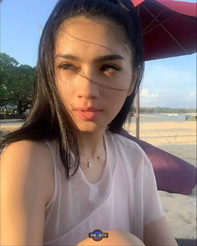 Angel Karamoy tanpa makeup tebal Instagram