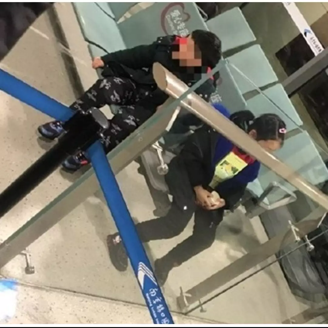 Orangtua tega tinggalkan anak di bandara karena virus Corona