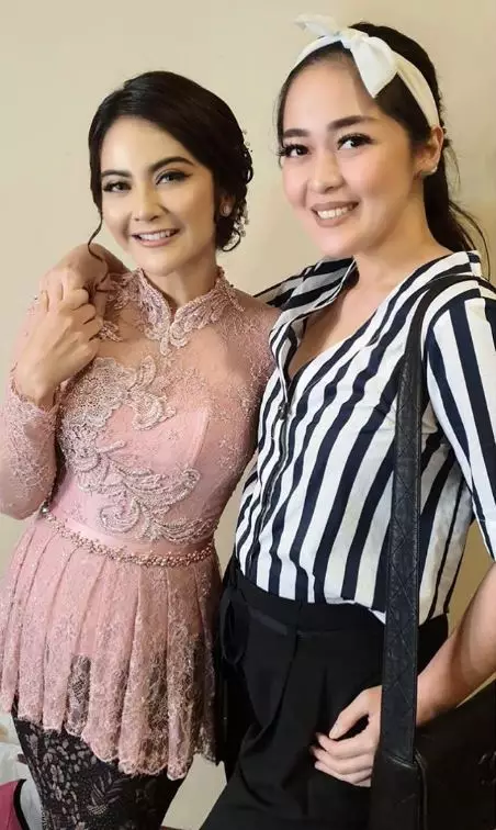 momen lamaran Tiwi T2 instagram 