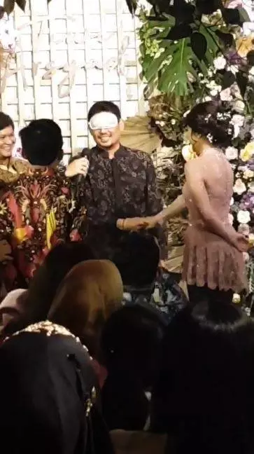 momen lamaran Tiwi T2 instagram 