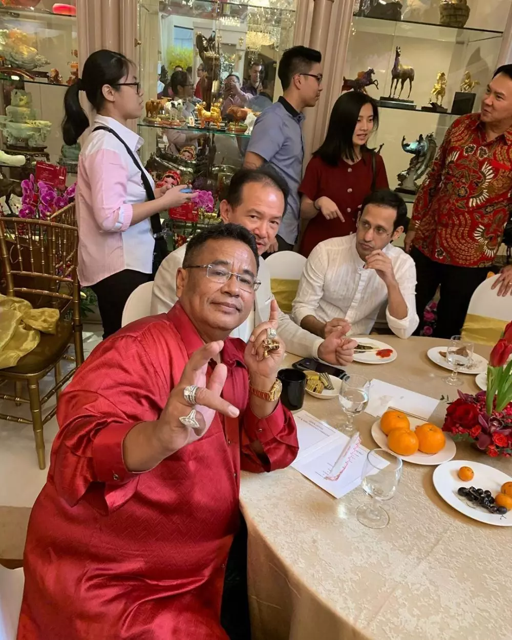 Potret perayaan Imlek di Rumah Konglomerat Indonesia Instagram/@hotmanparisofficial