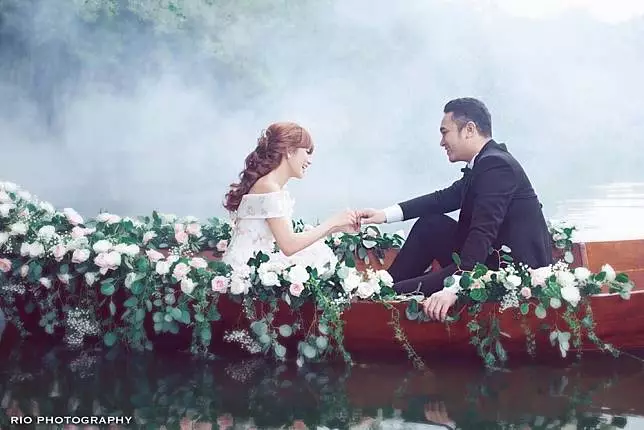 Gaya prewedding seleb ini unik & keren Instagram  Gaya prewedding seleb ini unik & keren Instagram