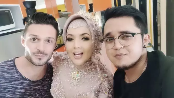 Prewedding Barbie Kumalasari & pria bule Instagram  Prewedding Barbie Kumalasari & pria bule Instagram