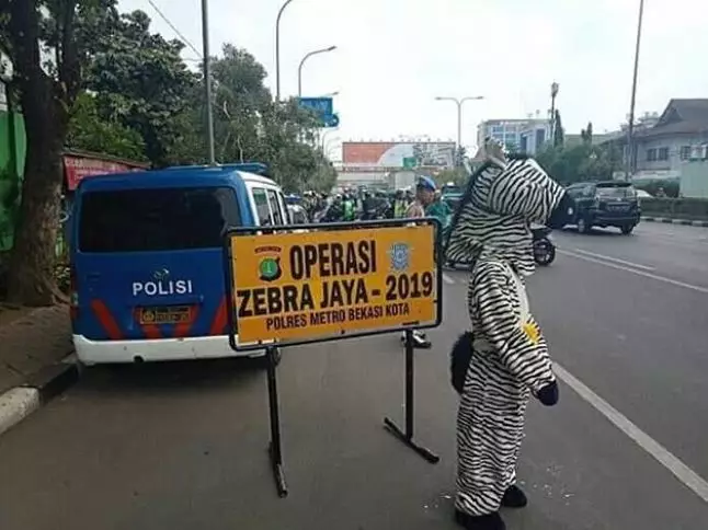 cosplay dan badut bikin tepuk jidat  Instagram