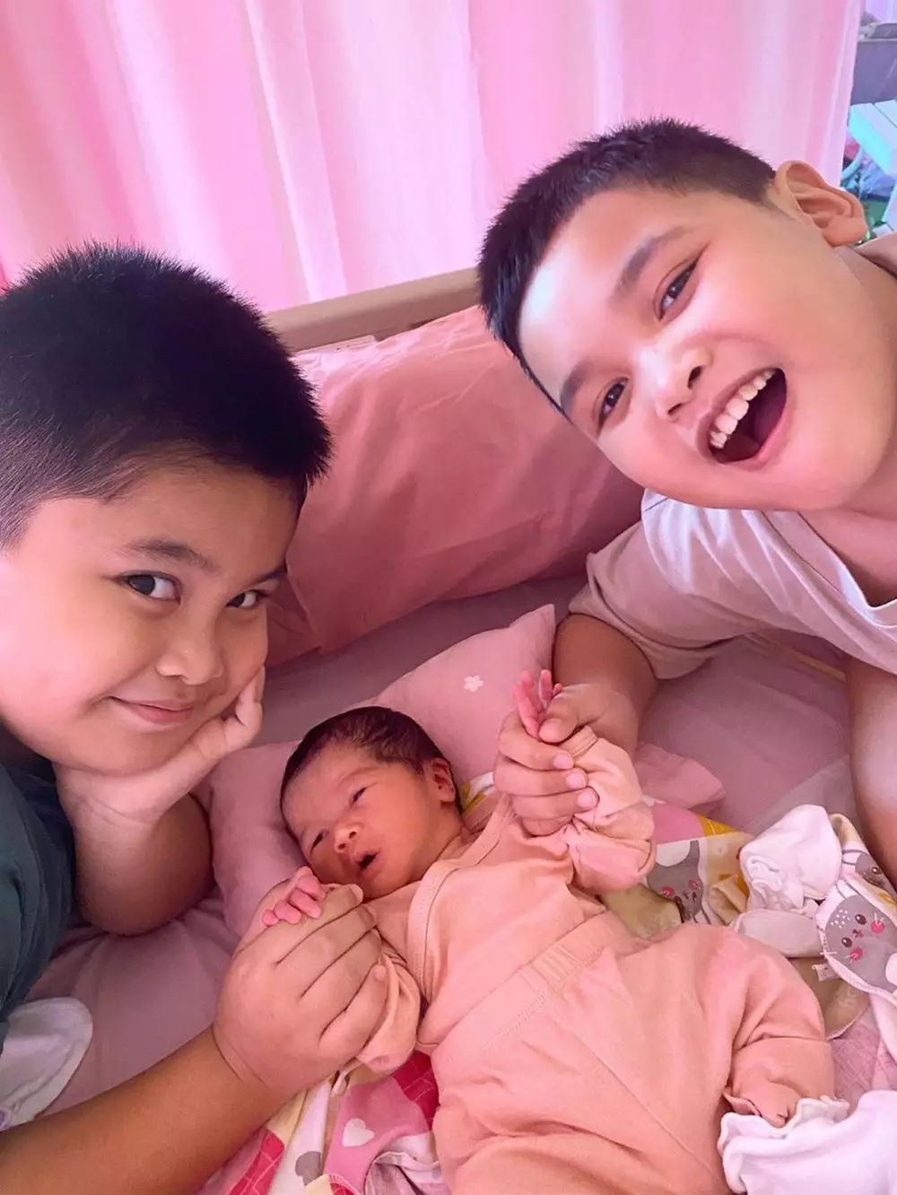 Anak ketiga Yulita potret Instagram Anak ketiga Yulita potret Instagram