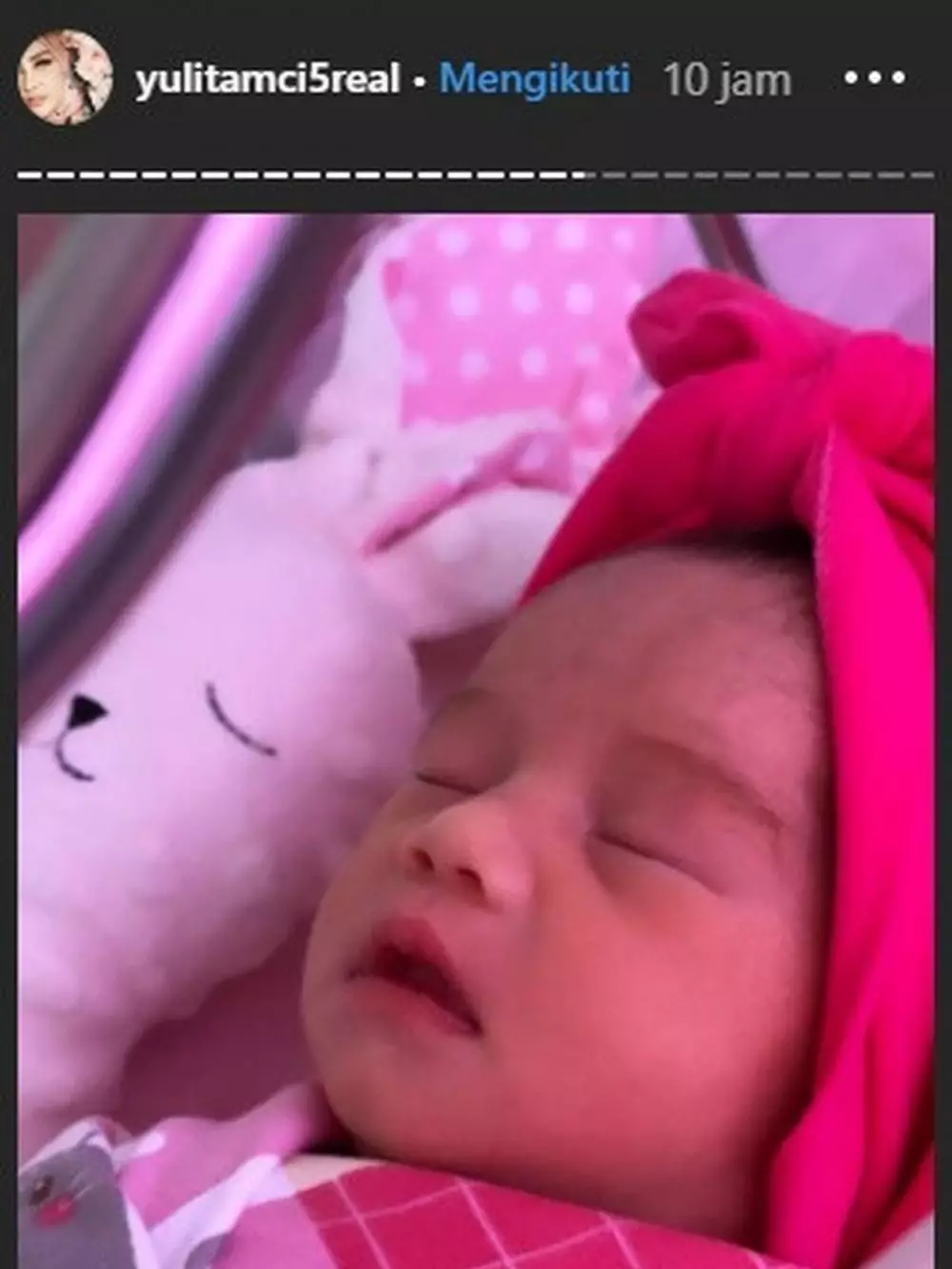 Anak ketiga Yulita potret Instagram Anak ketiga Yulita potret Instagram