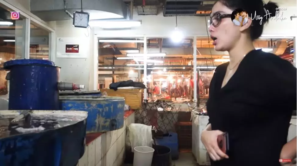 ussy makan bareng karyawan © 2020 brilio.net