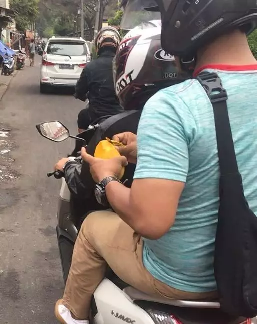 kelakuan orang naik motor  Instagram kelakuan orang naik motor  Instagram