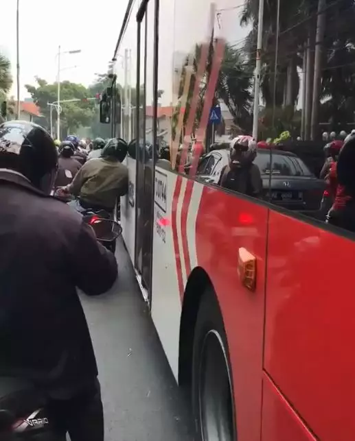kelakuan orang naik motor  Instagram kelakuan orang naik motor  Instagram