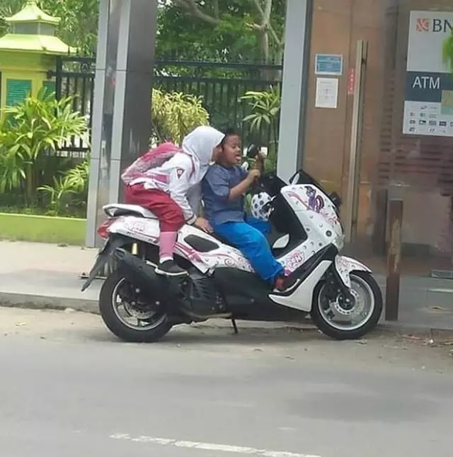 kelakuan orang naik motor  Instagram kelakuan orang naik motor  Instagram
