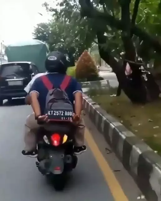 kelakuan orang naik motor  Instagram kelakuan orang naik motor  Instagram