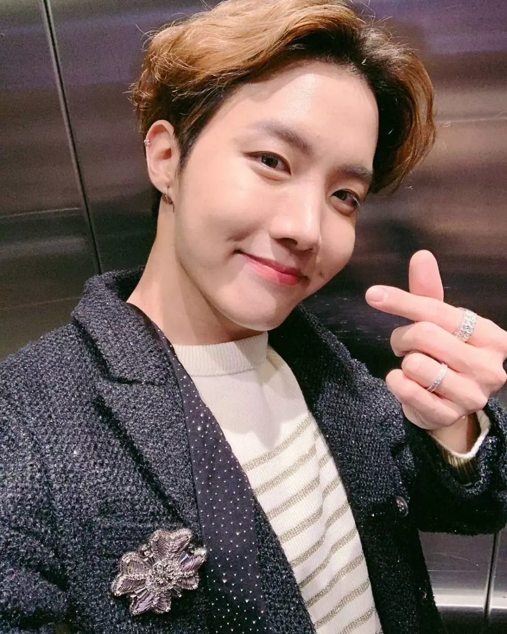 Idol K-Pop ulang tahun Februari berbagai sumber