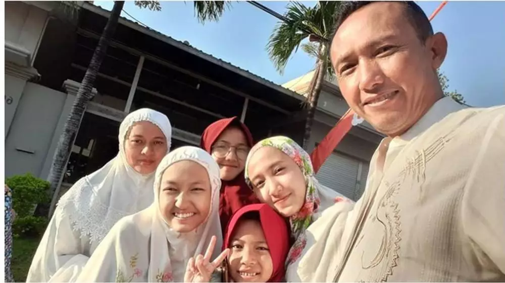 Ayu Larasati  Instagram 