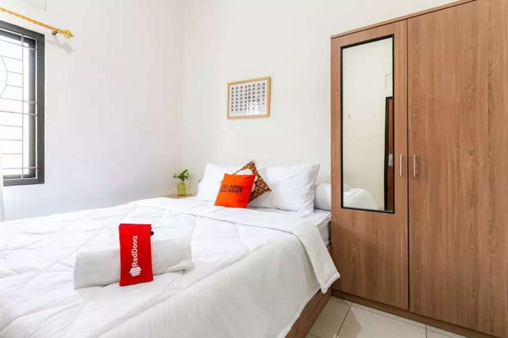 10 Penginapan murah di Solo Rp 100 ribuan, cocok buat backpacker berbagai sumber